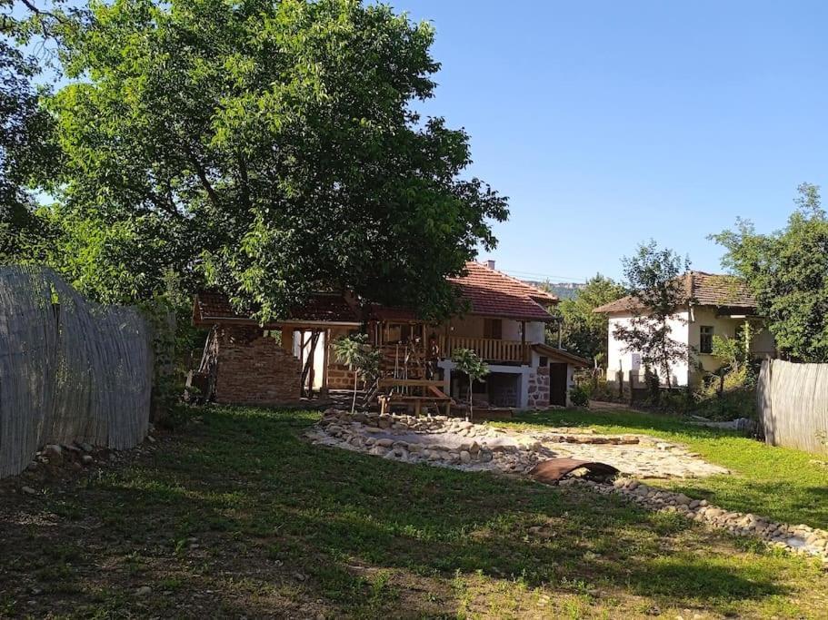 Ижата - Топлина И Уют Borovitsa Exterior foto